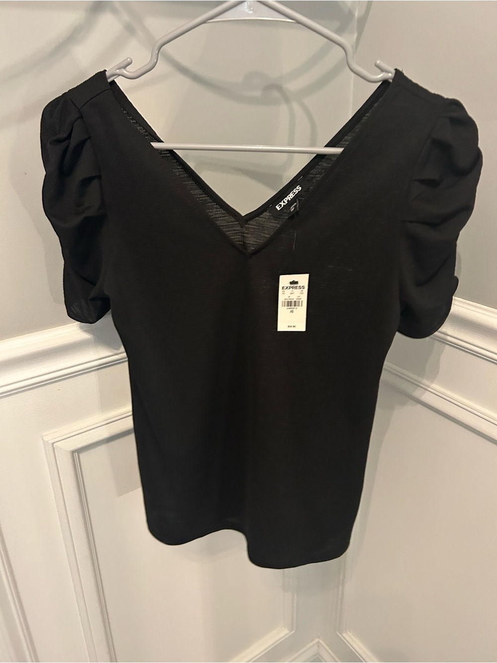 Express Black V-Neck Puff Sleeve Top